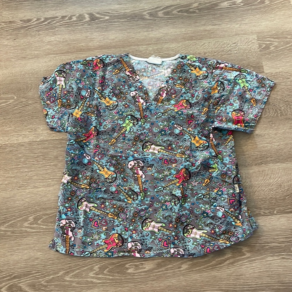 Scrub top